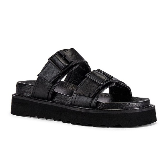 Rate Arlo Sandal in Black - Picture 9 of 12